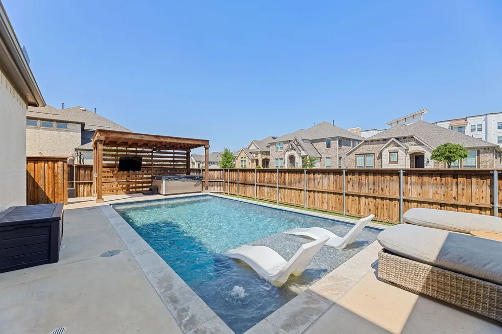 1709 Fagan Street Farmers Branch TX 75234