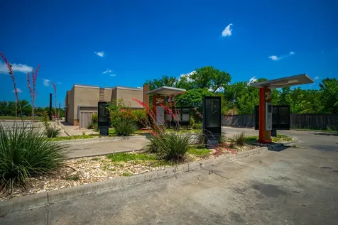 708 Milam Mexia TX 76667