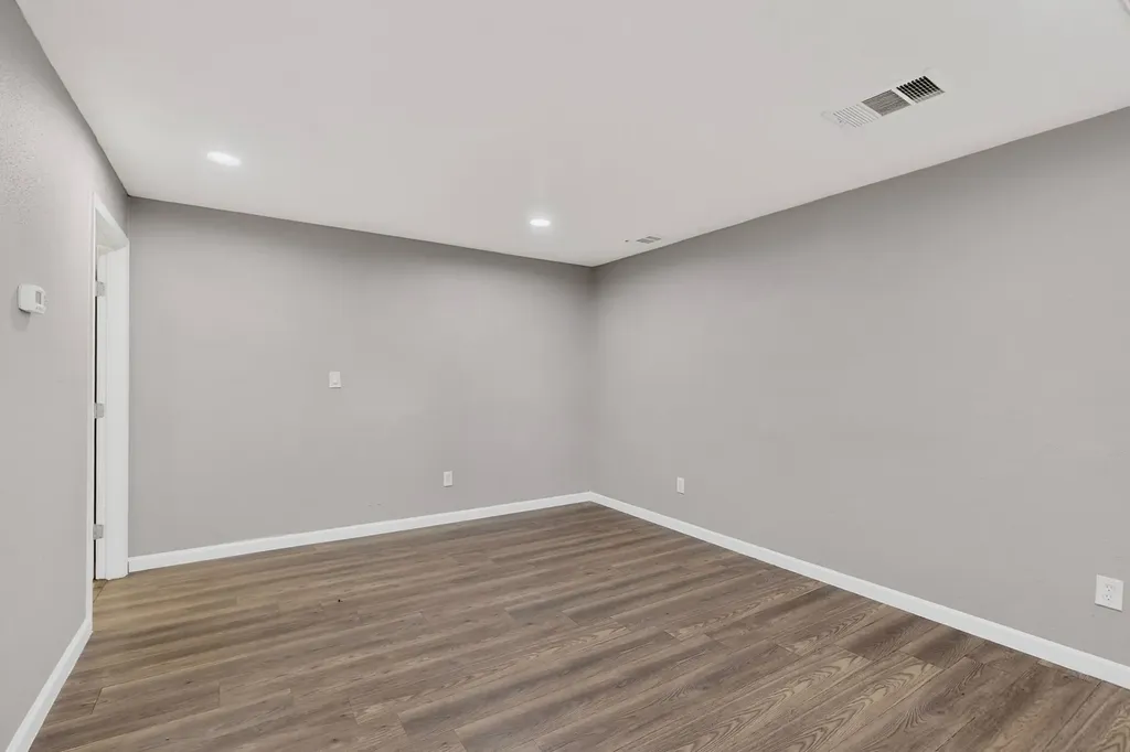1305-A NW 14th Street Grand Prairie TX 75050