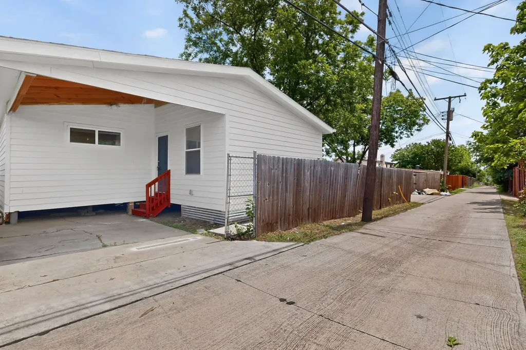 1305-A NW 14th Street Grand Prairie TX 75050