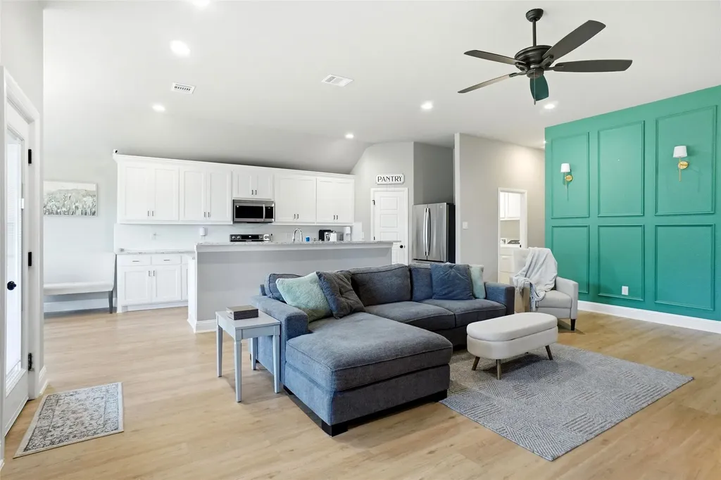 214 Clover Circle Weatherford TX 76086
