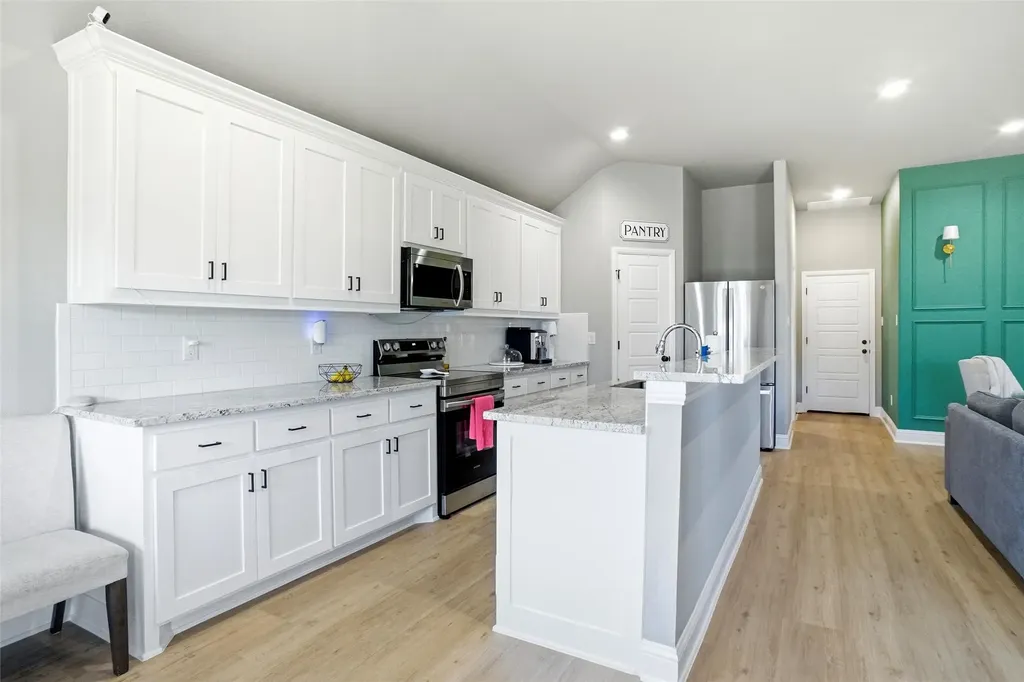 214 Clover Circle Weatherford TX 76086