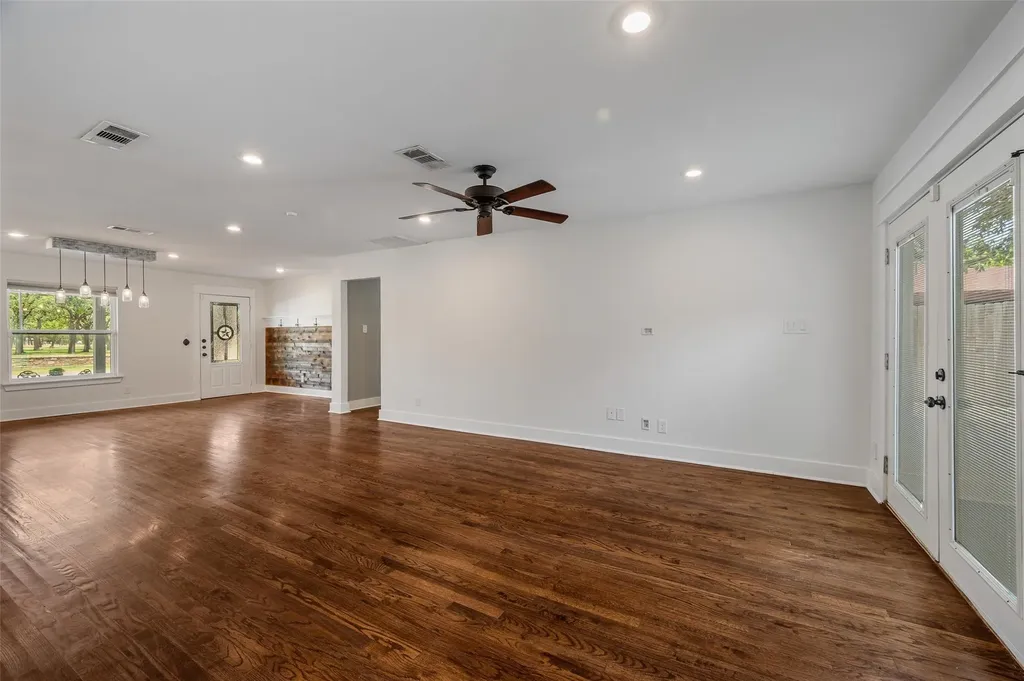 2524 Watauga Road Fort Worth TX 76111