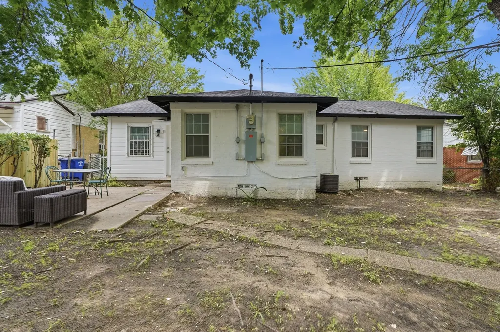 1534 N Atoll Drive Dallas TX 75216