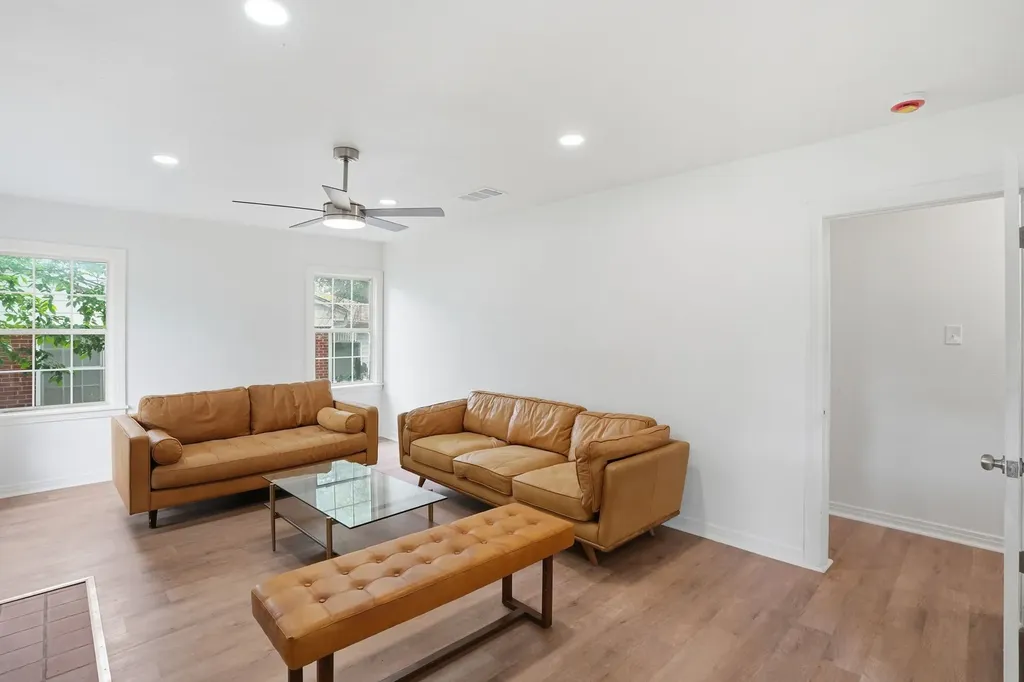 1534 N Atoll Drive Dallas TX 75216