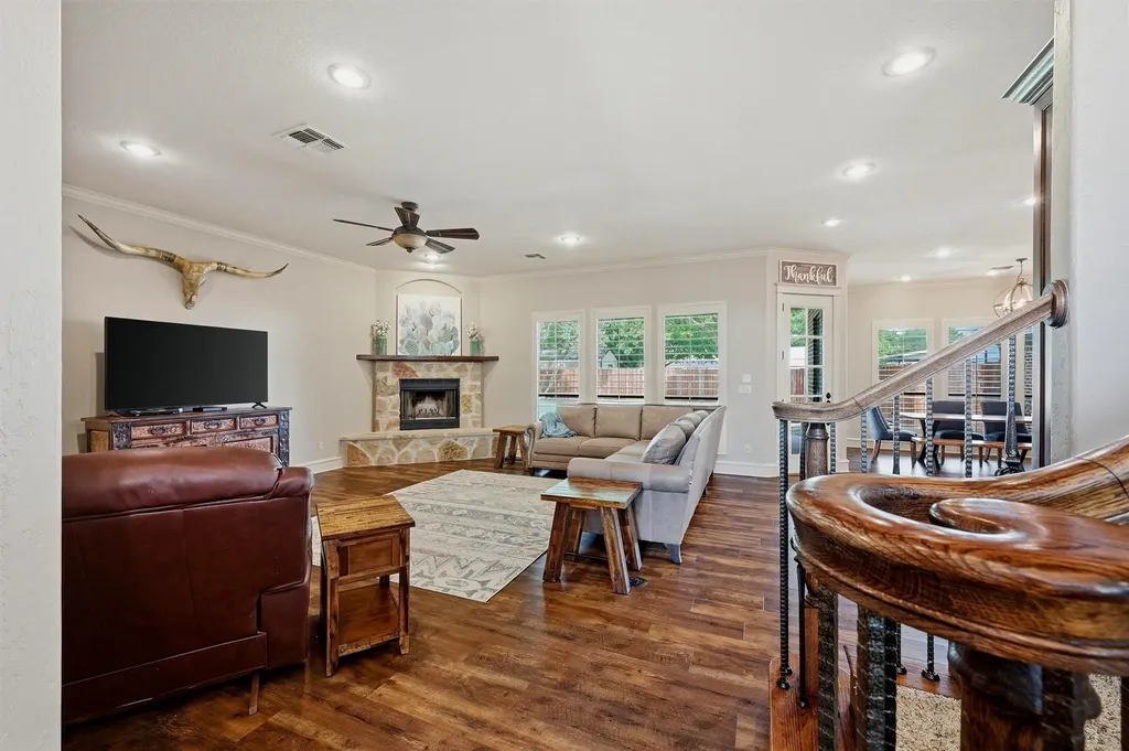201 Hillside Lane Lindsay TX 76250