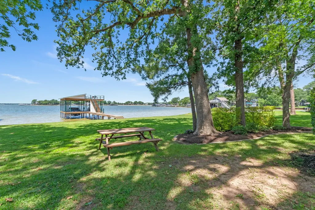 158 Enchanted Drive Enchanted Oaks TX 75156