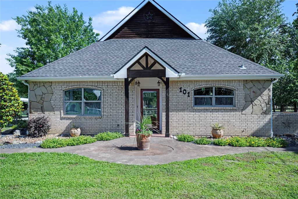 West Tawakoni TX, 101 Friendship Circle