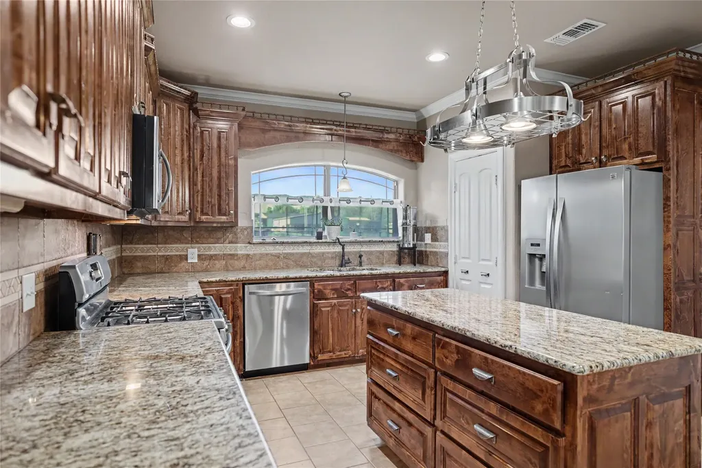 101 Friendship Circle West Tawakoni TX 75474