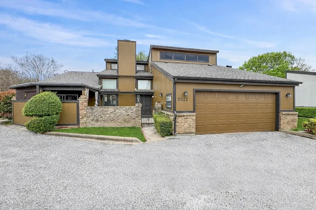 5522 Willow Circle Fort Worth TX 76112
