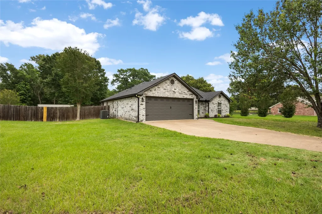 3589 Lansing Switch Road Longview TX 75602