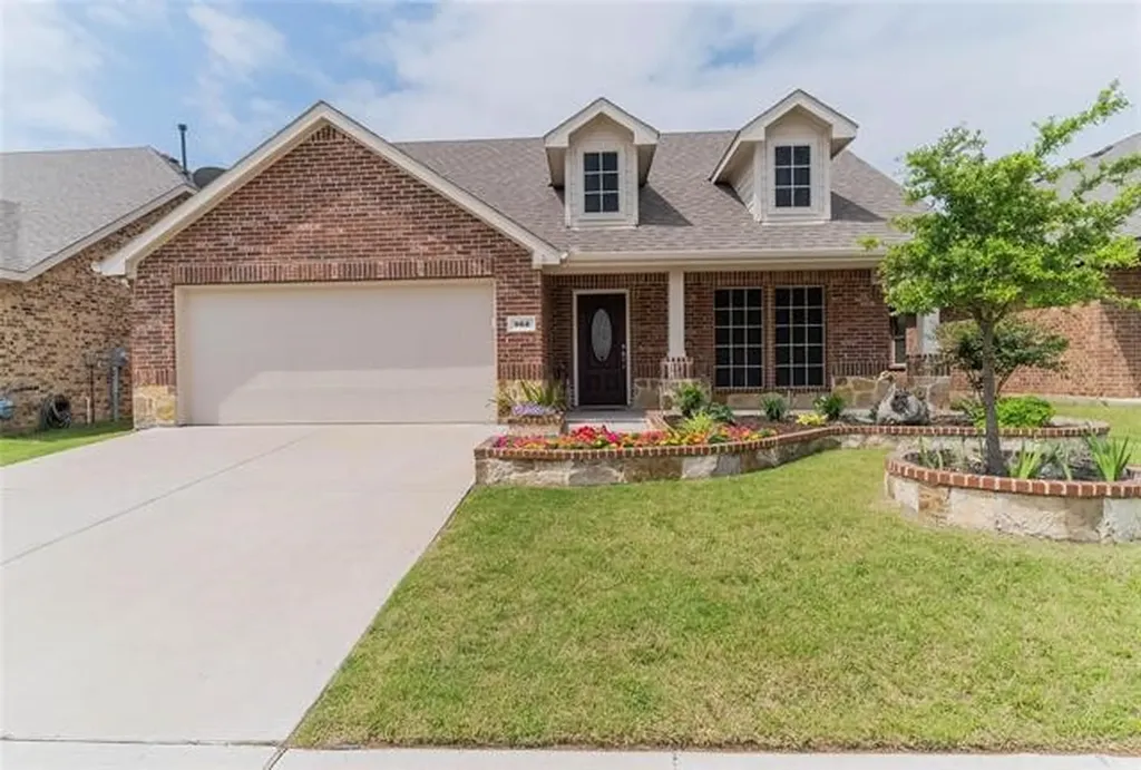 562 Jamestown Lane Fate TX 75189