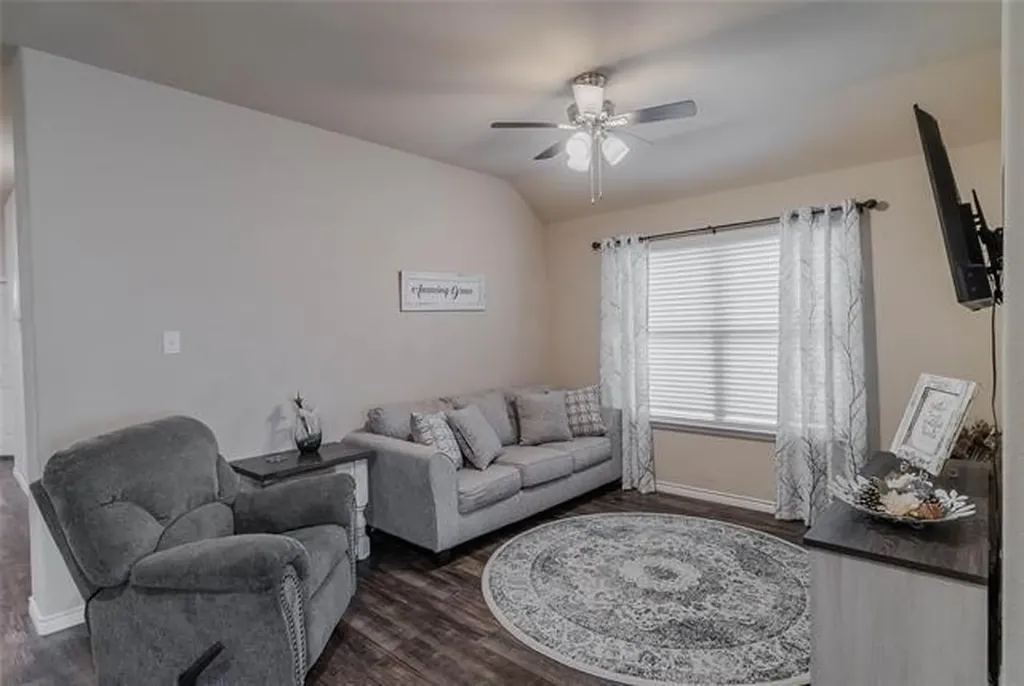 562 Jamestown Lane Fate TX 75189