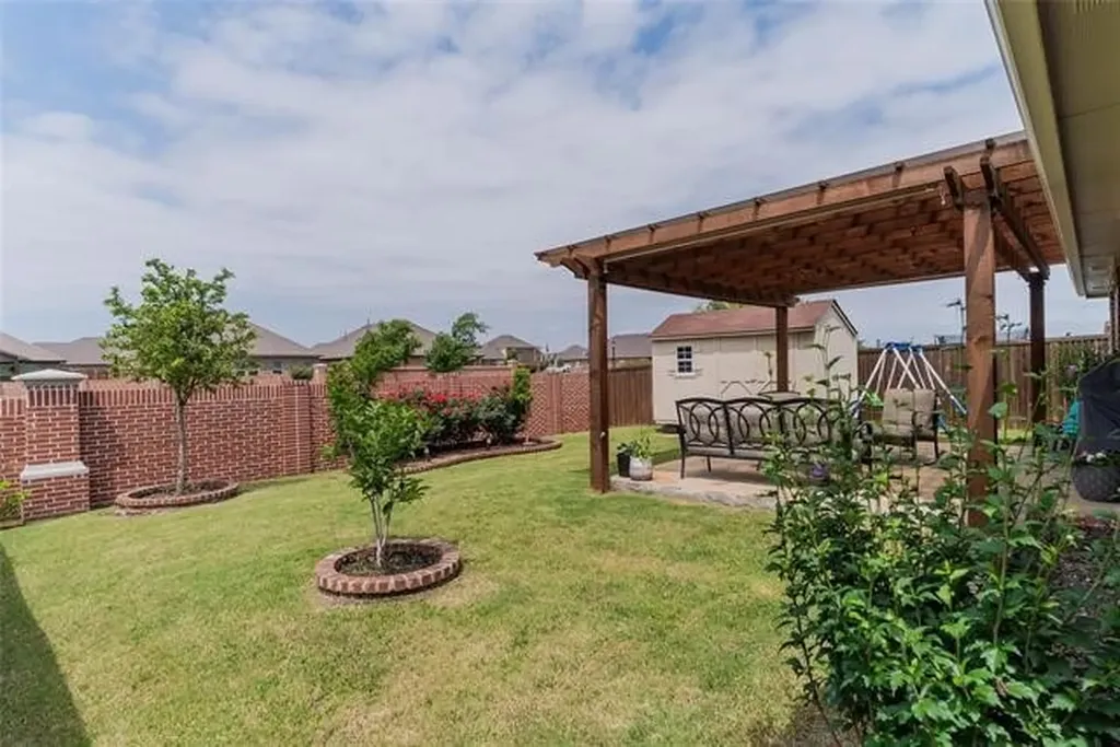 562 Jamestown Lane Fate TX 75189