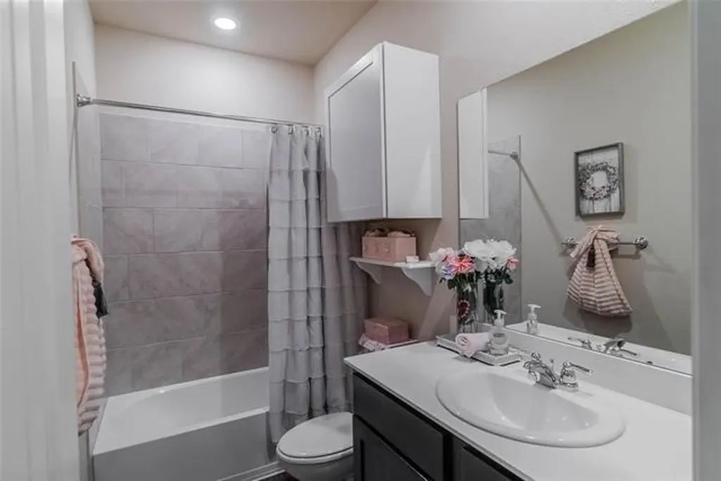 562 Jamestown Lane Fate TX 75189
