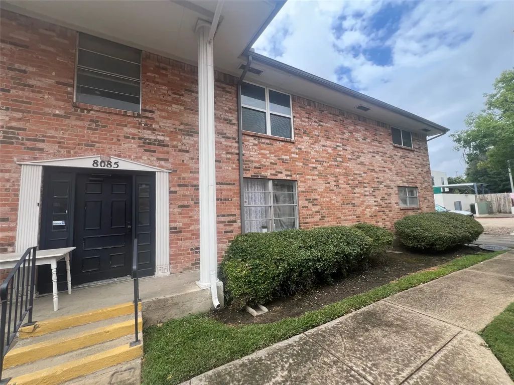8085 Meadow Road Dallas TX 75231