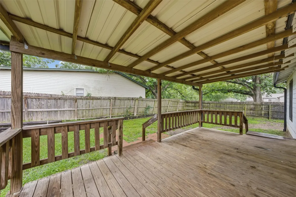 303 N Milam Street Rogers TX 76569