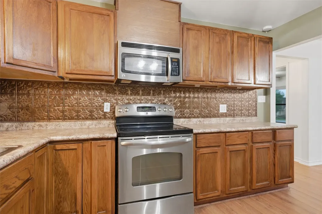 303 N Milam Street Rogers TX 76569