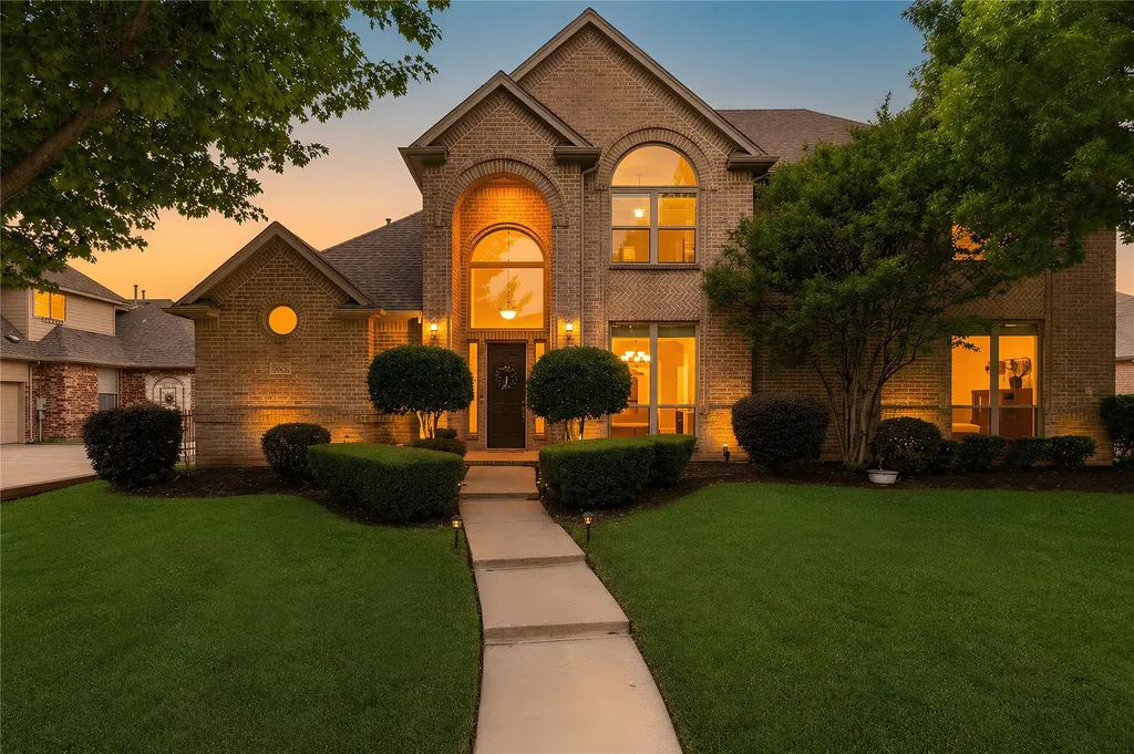North Richland Hills TX, 8105 Thornwood Drive