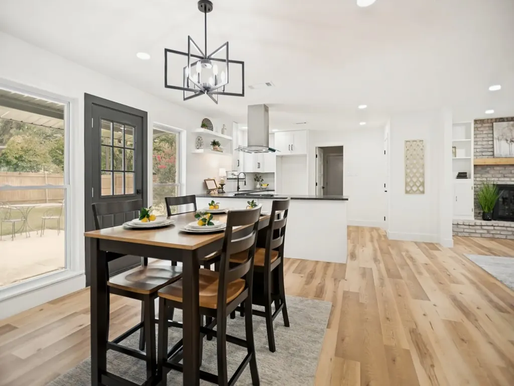 502 Martin Lane Euless TX 76040