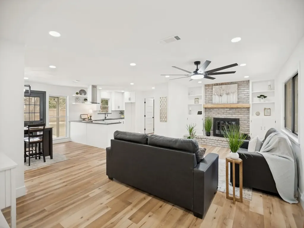502 Martin Lane Euless TX 76040