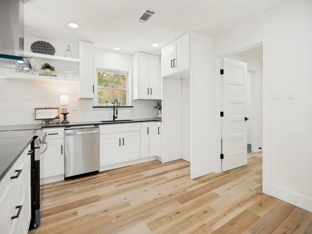 502 Martin Lane Euless TX 76040