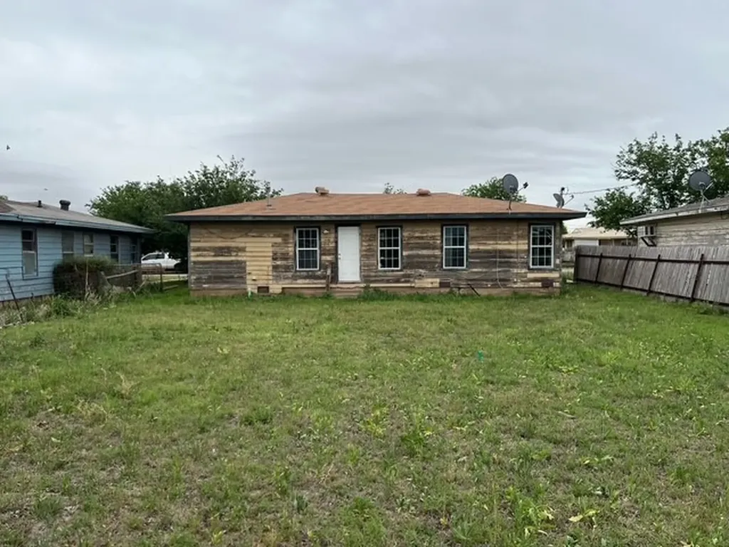 330 Avenue M Anson TX 79501