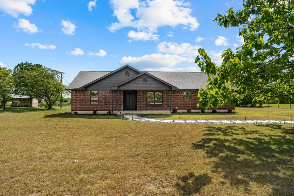 180 Woodard Lane Bruceville TX 76630
