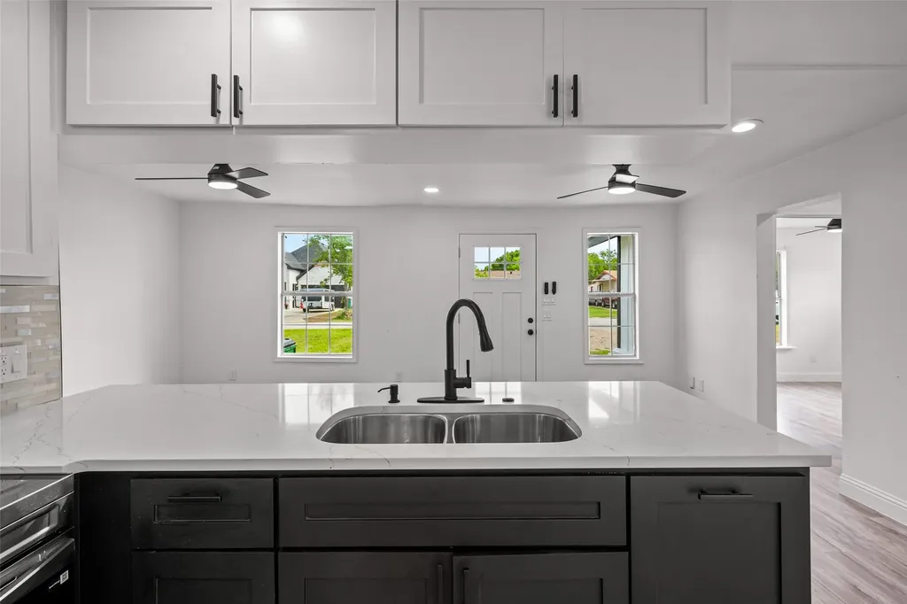 5225 Urbanview Street Sansom Park TX 76114