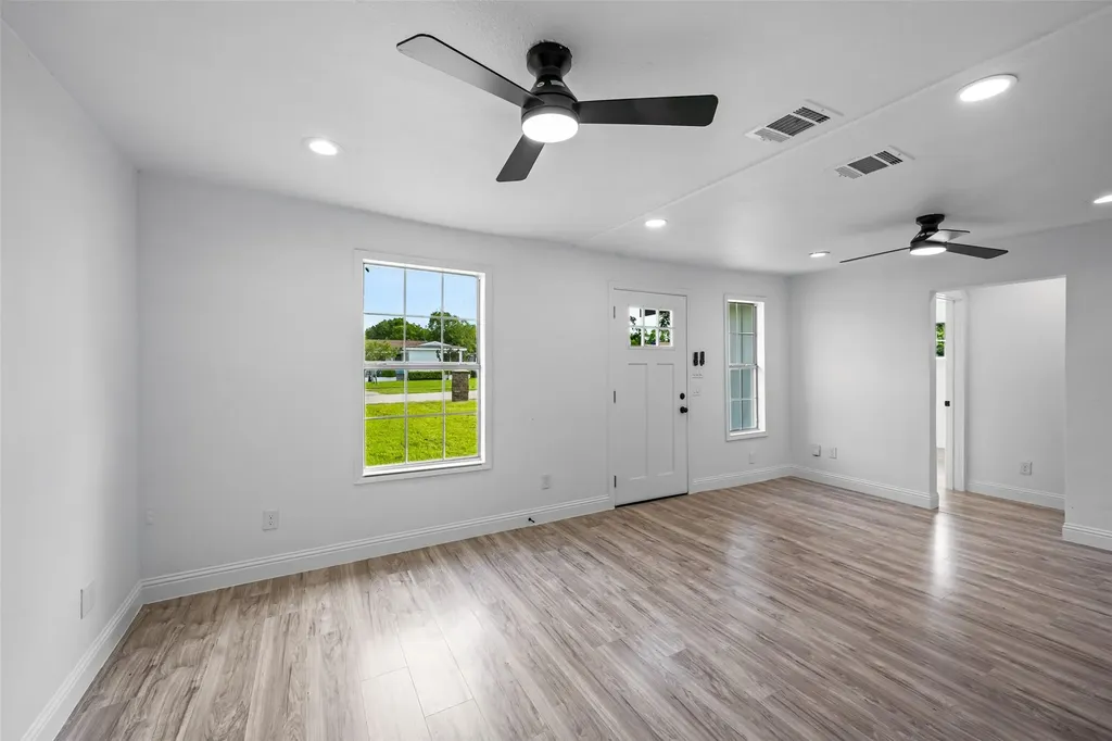 5225 Urbanview Street Sansom Park TX 76114