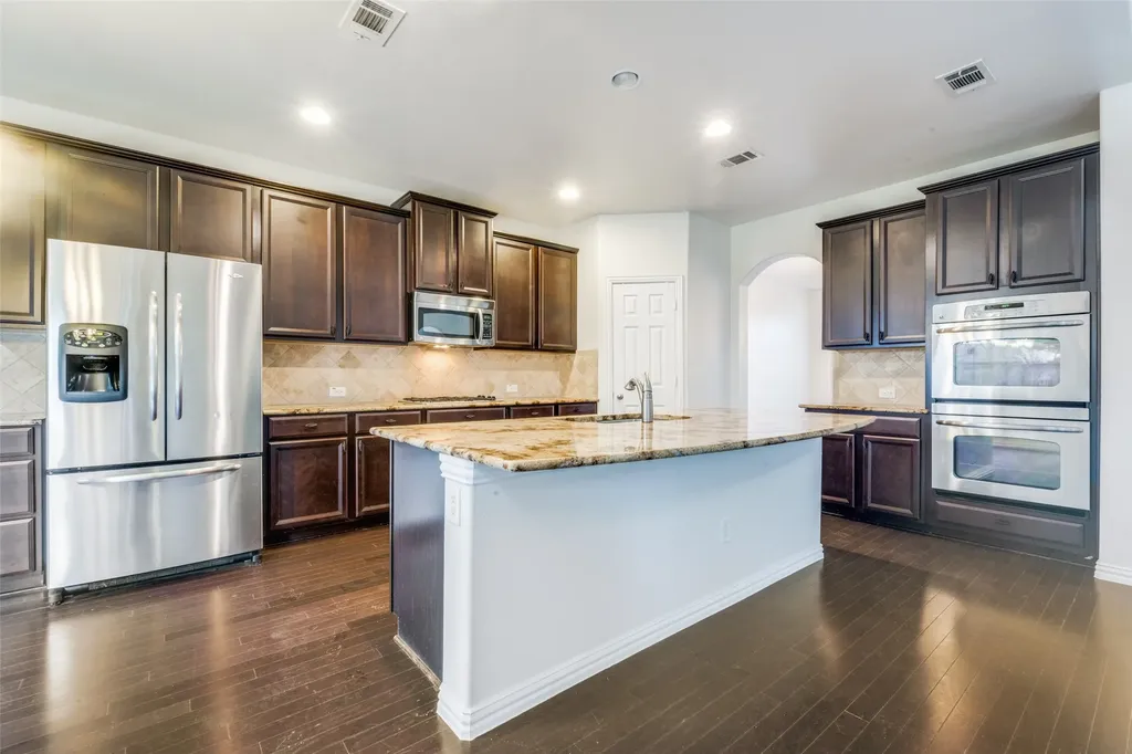 342 Manchester Drive Roanoke TX 76262