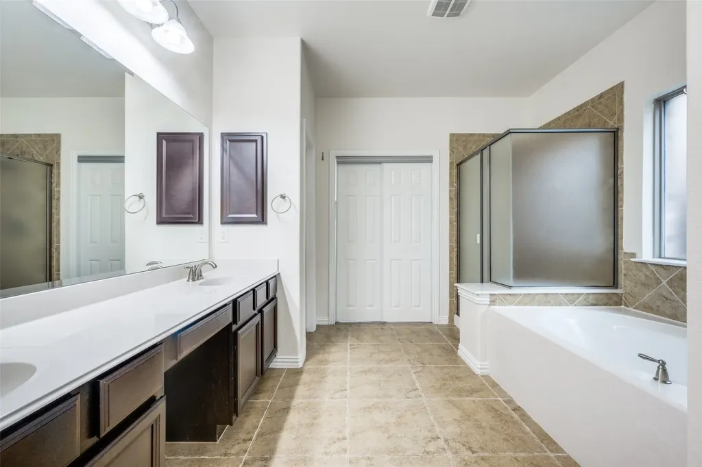 342 Manchester Drive Roanoke TX 76262