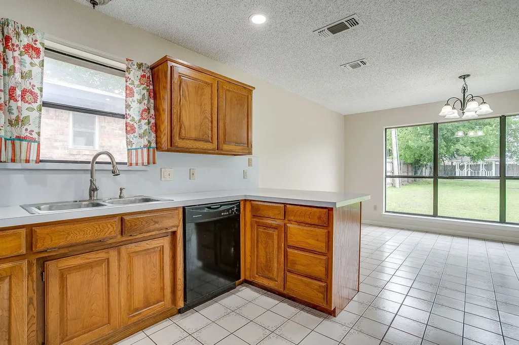 8613 Silver Creek Road White Settlement TX 76108
