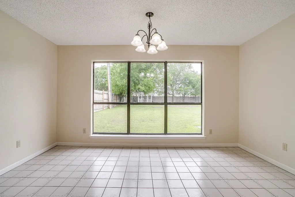 8613 Silver Creek Road White Settlement TX 76108