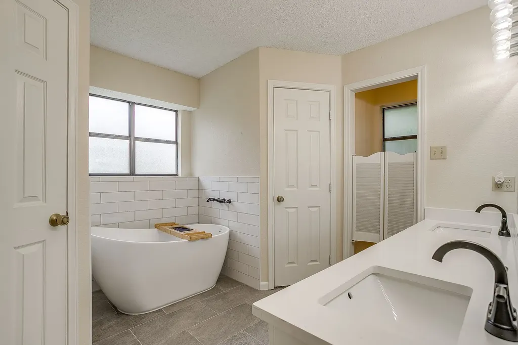8613 Silver Creek Road White Settlement TX 76108