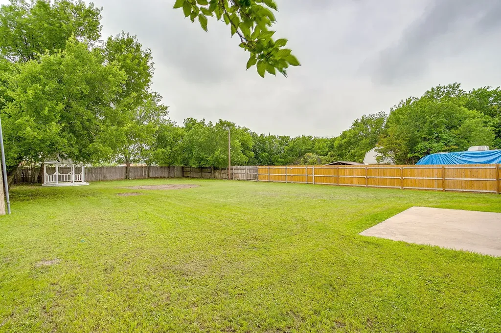 8613 Silver Creek Road White Settlement TX 76108