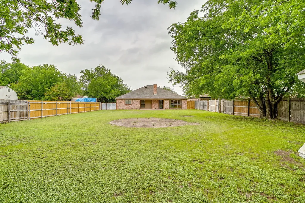 8613 Silver Creek Road White Settlement TX 76108