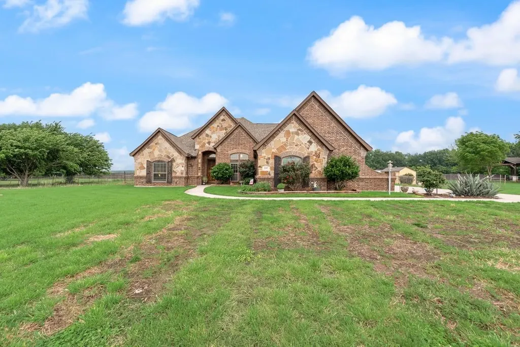 243 Miramar Circle Weatherford TX 76085