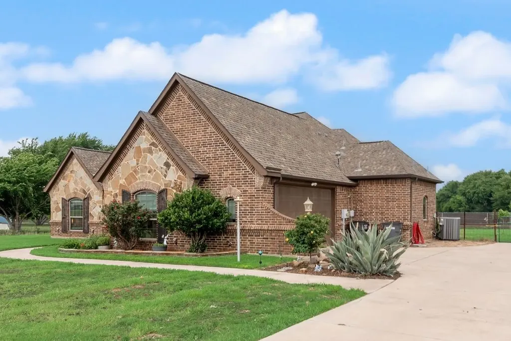243 Miramar Circle Weatherford TX 76085
