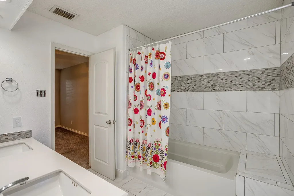 1206 Riverchase Lane Arlington TX 76011