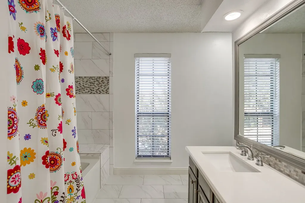 1206 Riverchase Lane Arlington TX 76011