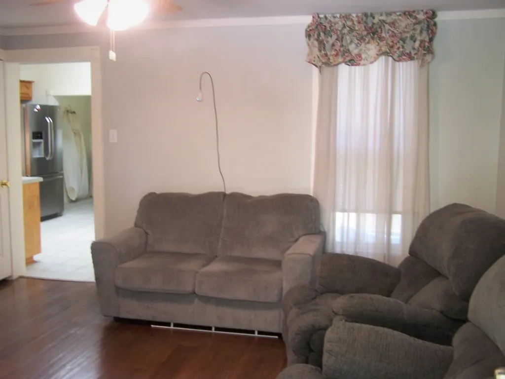 923 Nelson Street Denison TX 75020