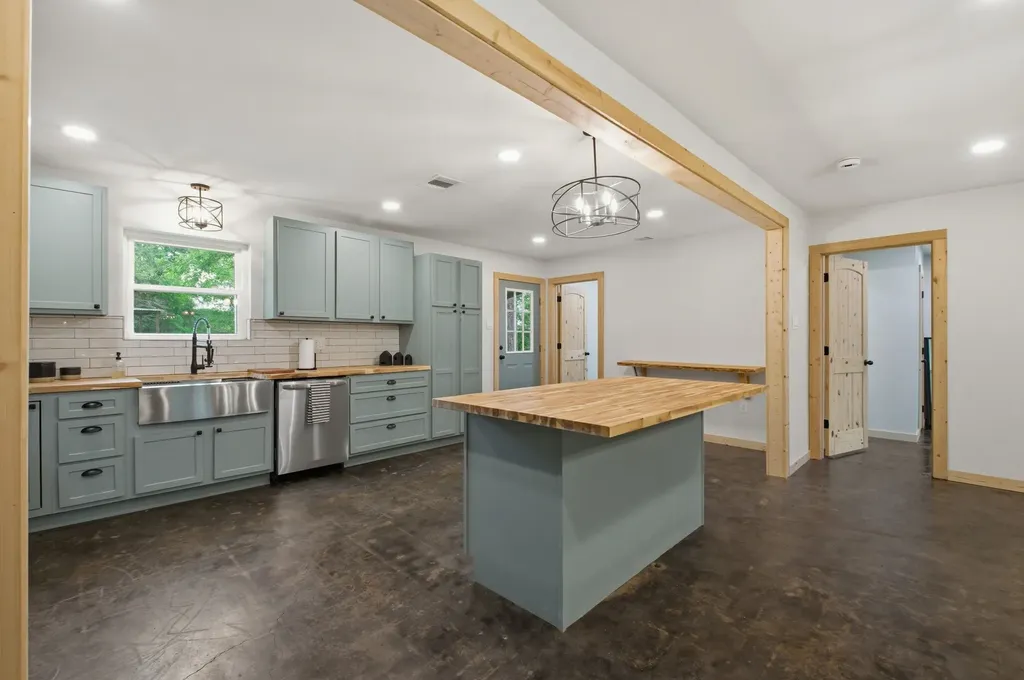 509 County Road 2271 Telephone TX 75488
