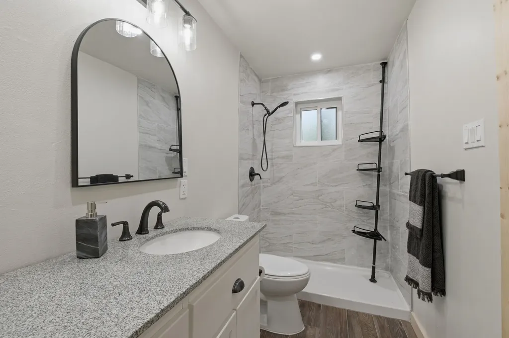 509 County Road 2271 Telephone TX 75488