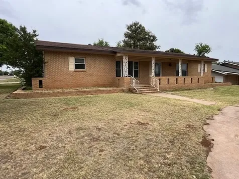 901 E Burnside Street Rotan TX 79546