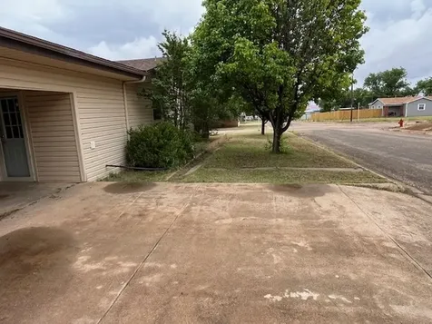901 E Burnside Street Rotan TX 79546