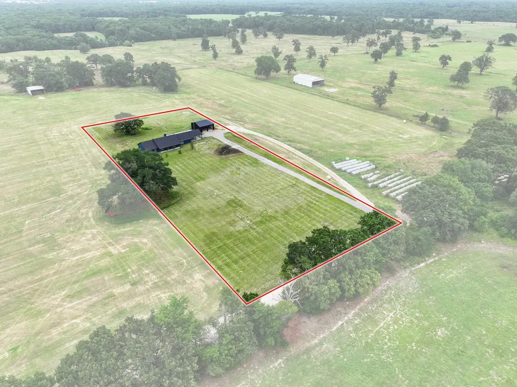 1250 County Road 2280 Telephone TX 75488