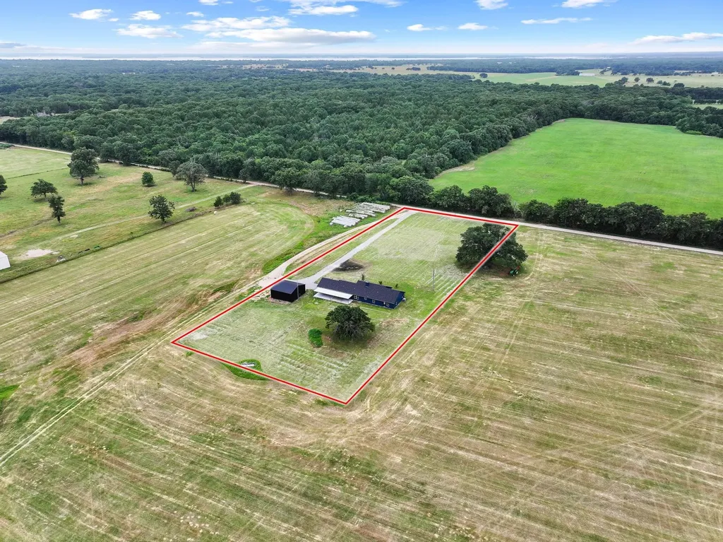 1250 County Road 2280 Telephone TX 75488