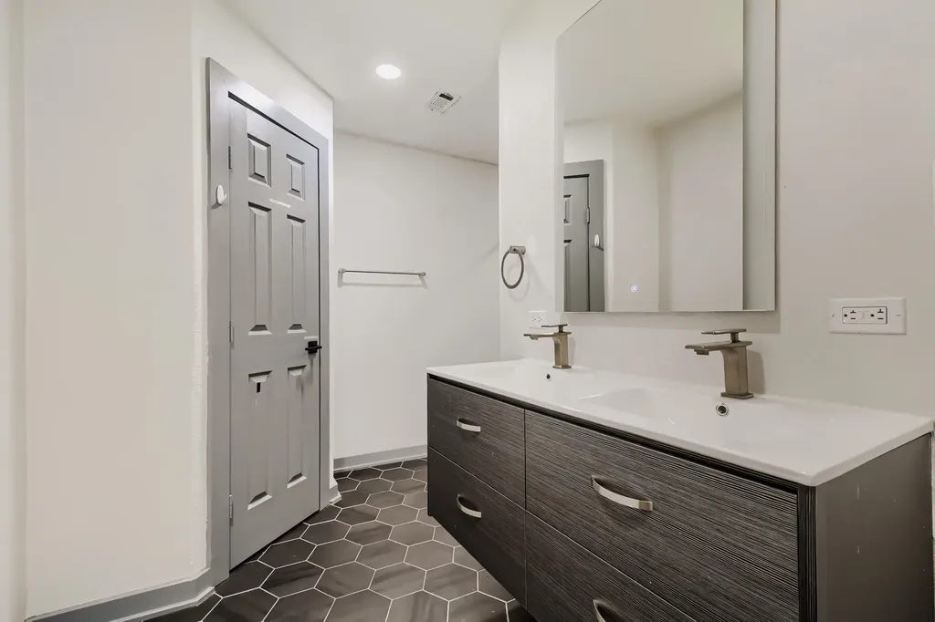 3250 Saint Croix Drive Dallas TX 75229