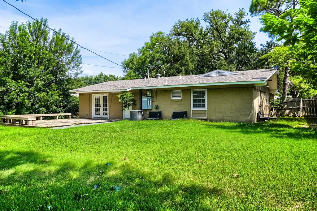 3250 Saint Croix Drive Dallas TX 75229